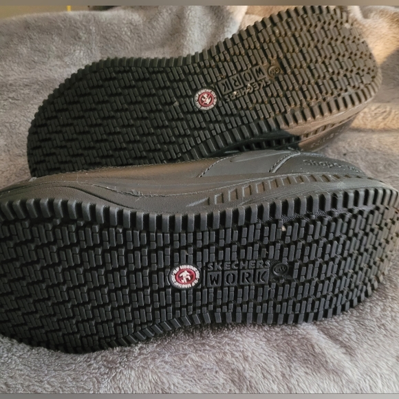 Skecher Work Shoes men's size 8.5 - Picture 3 of 4